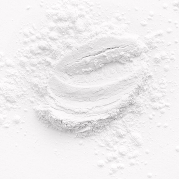 Translucent Powder CIATÉ LONDON Extraordinary - Picture 3 of 8